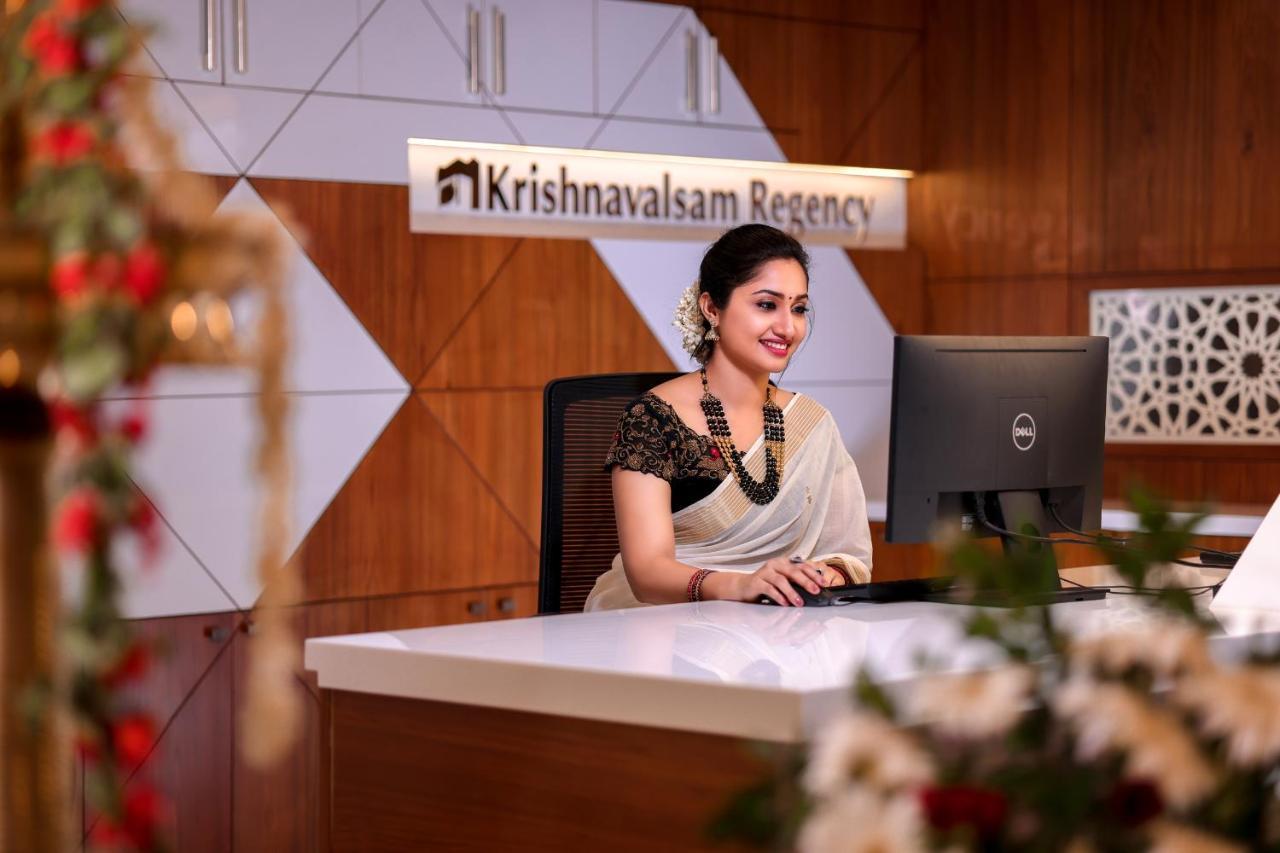 Готель Krishnavalsam Regency Ґуруваюр Екстер'єр фото